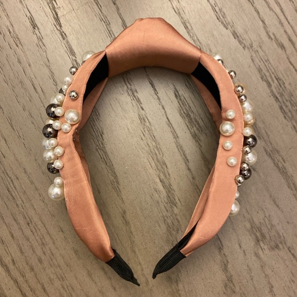 ⭐️ Knot Bow Wide Edge Faux Pearl Embellishment Headband in Mauve - Picture 4 of 9